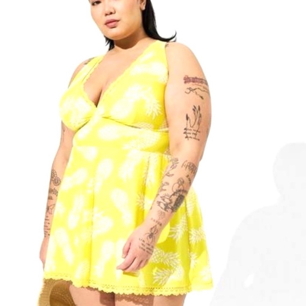 🆕🦋TORRID Pineapple Print Swim Dress🦋